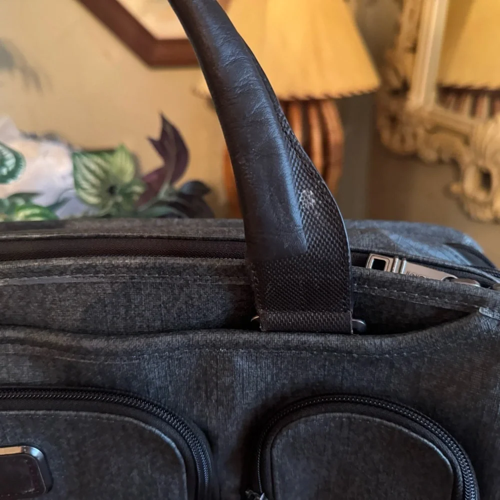 TUMI Alpha 2 Expandable Organizer Computer Brief Laptop Bag – Earl Grey